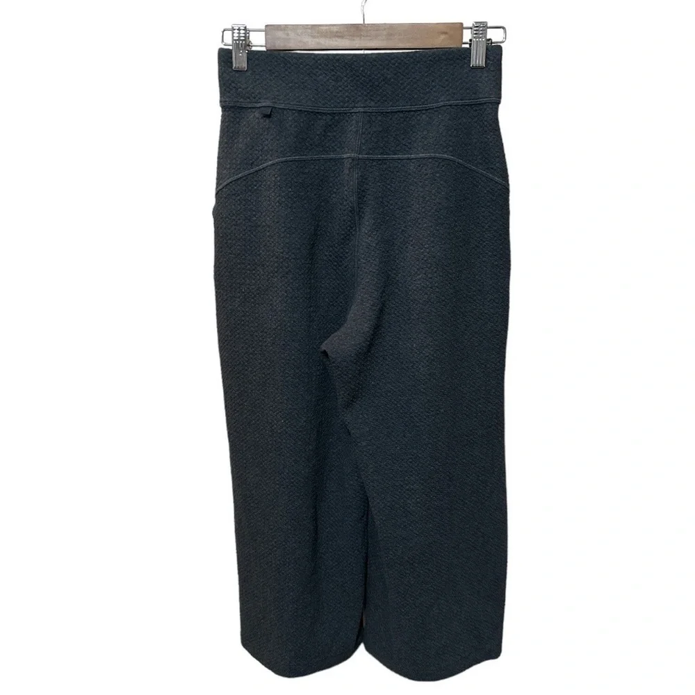 EUC - Lululemon - Can you feel the pleat pants - size 4 - dark charcoal color